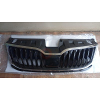 Решітка радіатора з молдингом Skoda Octavia A7 17-20 (FPS) 5E0853653AZD4, 5E0853761C