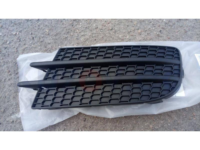 Решітка бампера VW Tiguan 11-17 ліва заглушка (LKQ) 5N0853665D9B9