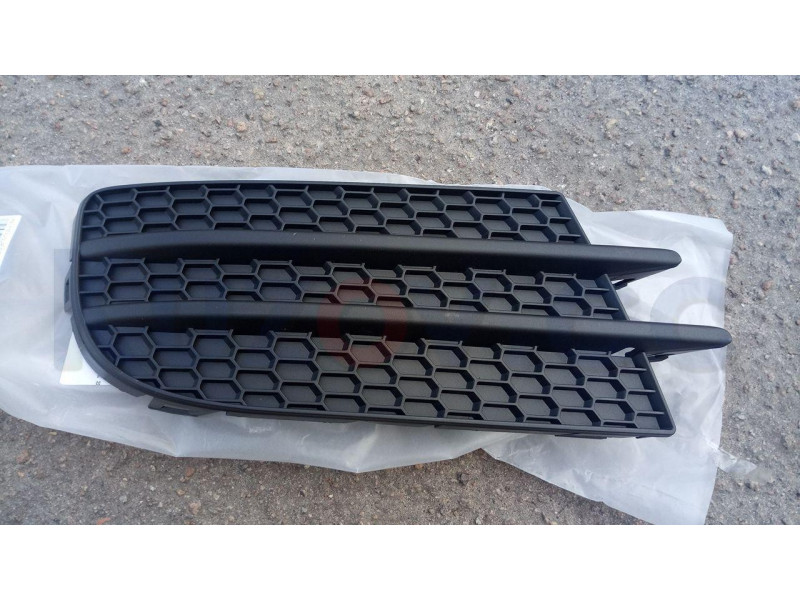 Решітка бампера VW Tiguan 11-17 права заглушка (LKQ) 5N0853666D9B9