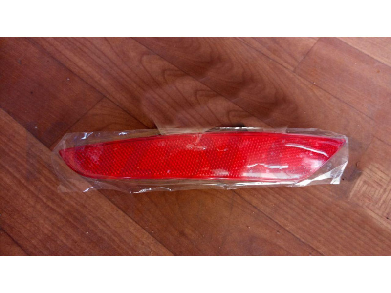 Ліхтар задній лівий в бампер VW Golf 6 09-12 хетчбек (FPS) пасивний 5K0945105F