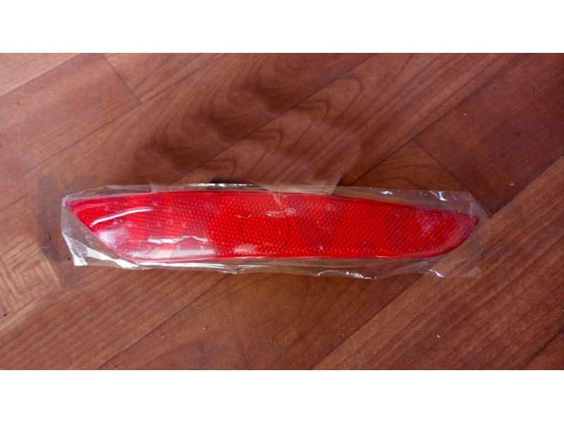 Ліхтар задній пасивний (катафот) правий у бампер VW Golf 6 09-12 хетчбек (FPS) 5K0945106F