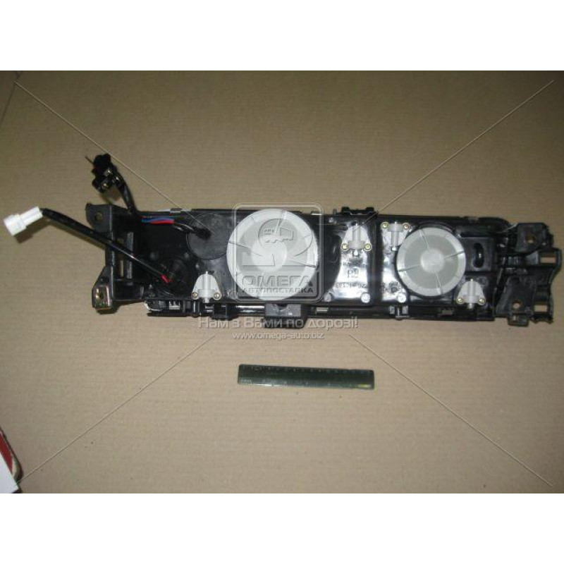 Фара права Mazda 626 GD 88-92 2 ламп. (TYC) 8BGK51030A