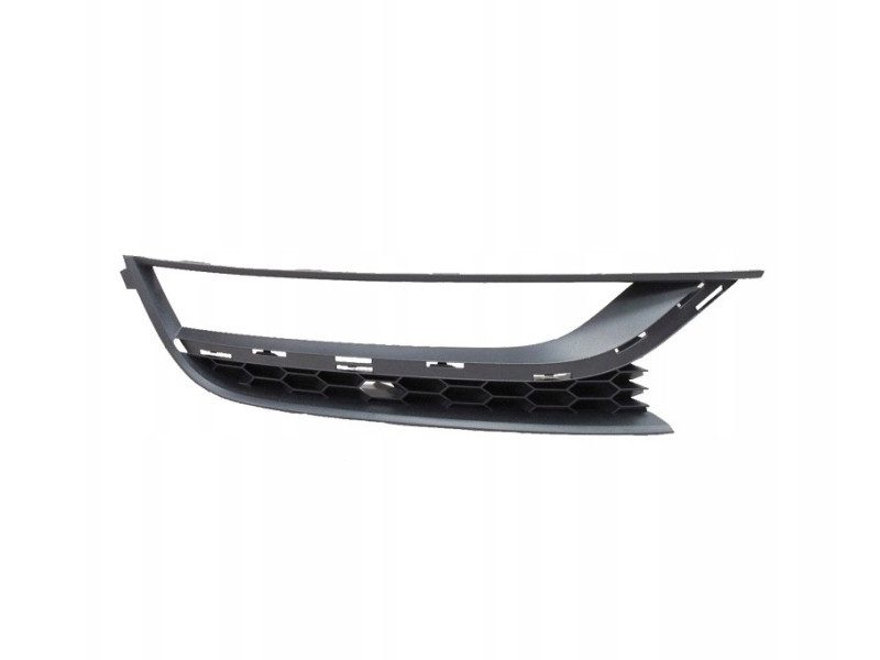 Решітка бампера VW Passat B7 USA 11-15 права (Signeda) 561853666A9B9