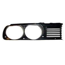 Решітка радіатора BMW 3 E30 87-91 права (LKQ) 51131945886