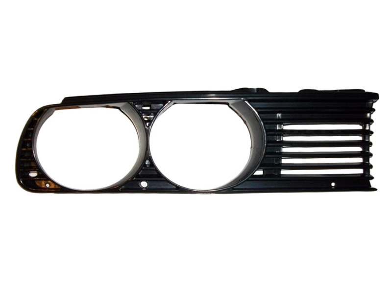 Решітка радіатора BMW 3 E30 87-91 права (LKQ) 51131945886