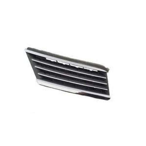 Решітка радіатора Nissan Tiida 2005-2012 арабська версія, смужки, права LKQ 62320ED400