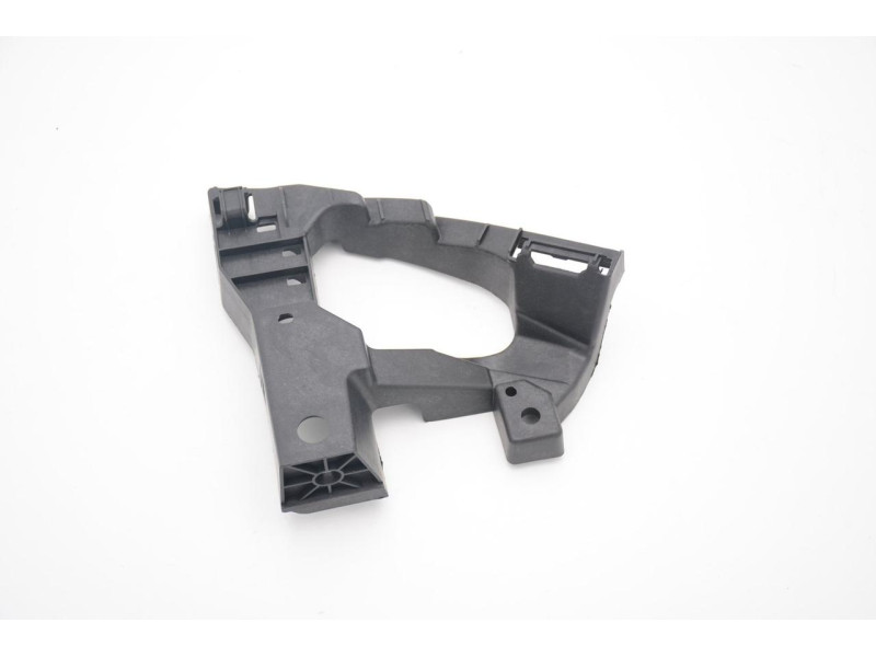 Кріплення бампера праве Honda HR-V 2016-2018 Signeda 71140T7A000