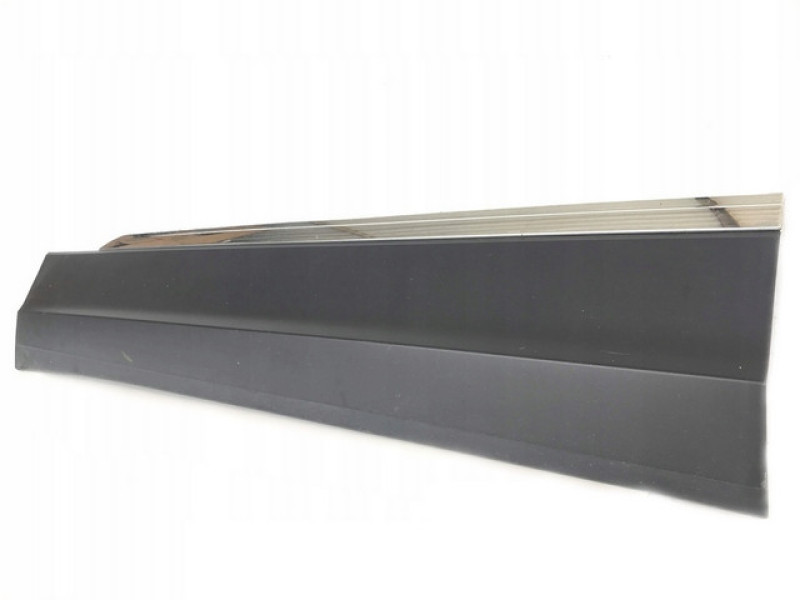 Накладка двері передньої VW Tiguan 17 - ліва (FPS) з молдингом хром