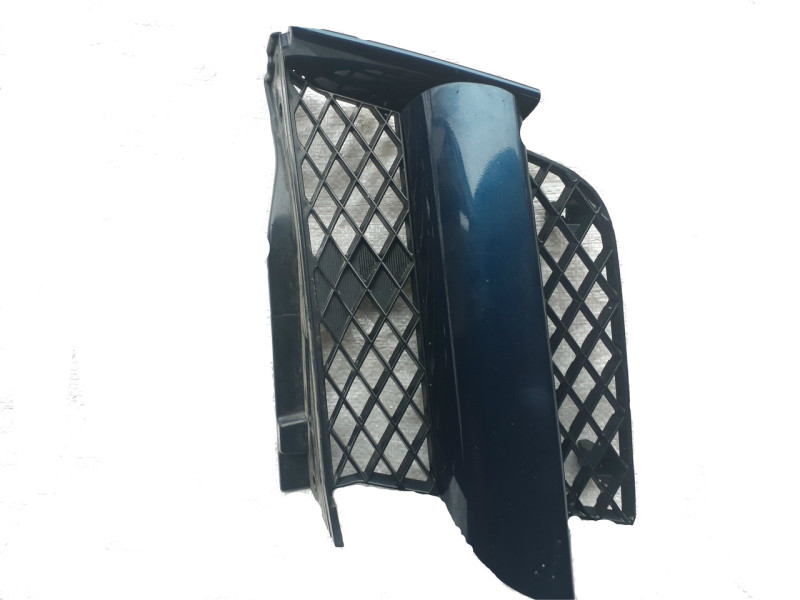 Решітка радіатор ліва Mitsubishi Outlander 1 03-09 (Tempest) MN133229