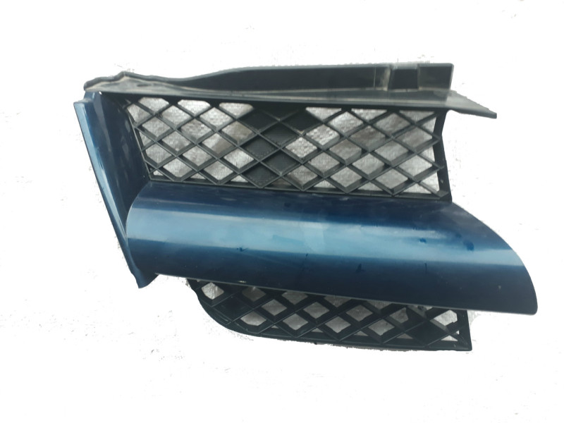 Решітка радіатор права Mitsubishi Outlander 1 03-09 (Tempest) MN133230
