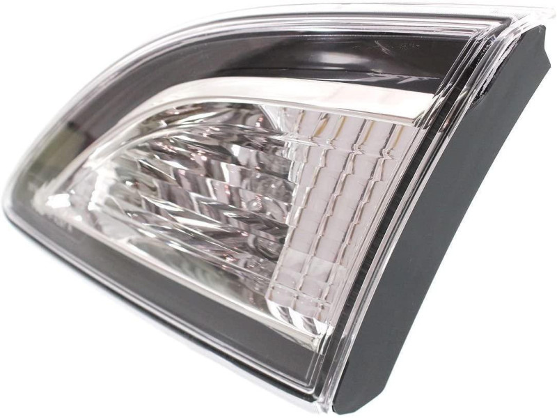 Ліхтар задній Mazda 3 09-12 внутрішній правий (TYC) BBM4513F0G