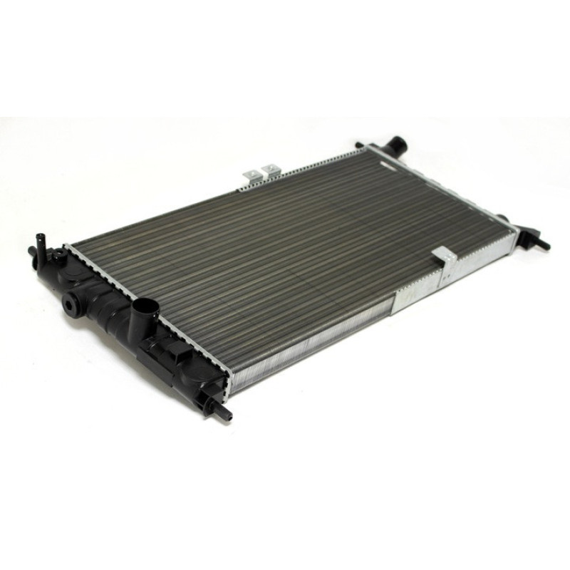 Радіатор охолодження двигуна Opel Kadett E 85-91 (Tempest) 1300126