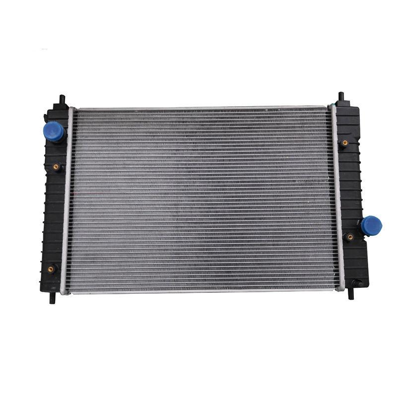 Радіатор охолодження двигуна VW Golf 3 (Tempest) 1H0121253S