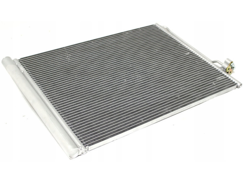 Радіатор кондиціонера BMW X5 E70 -07 (Van Wezel) 6972553