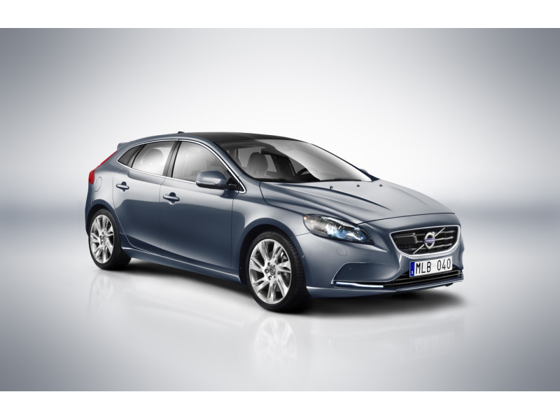 Скло дверне переднє ліве Volvo V40 12- (Sekurit)