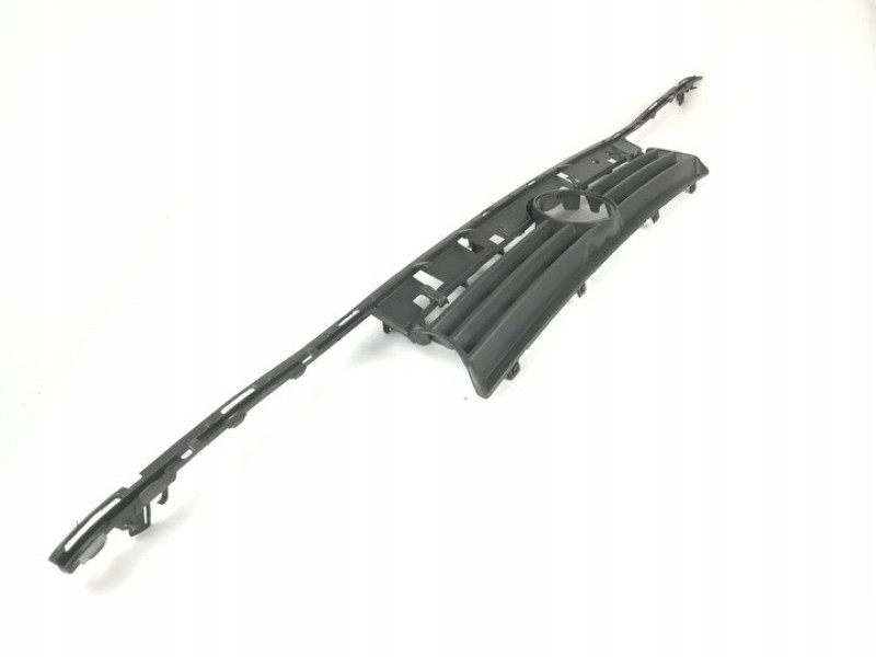 Решітка радіатора VW Golf 3 91-97 (Signeda) 1H6898913