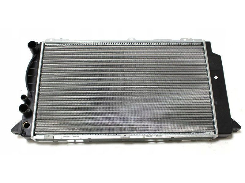 Радіатор охолодження двигуна Audi 80 (Van Wezel) 8A0121251