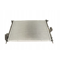 Радіатор охолодження двигуна Renault Duster/Renault Logan/Renault Sandero  -AC (Van Wezel) 8200735039