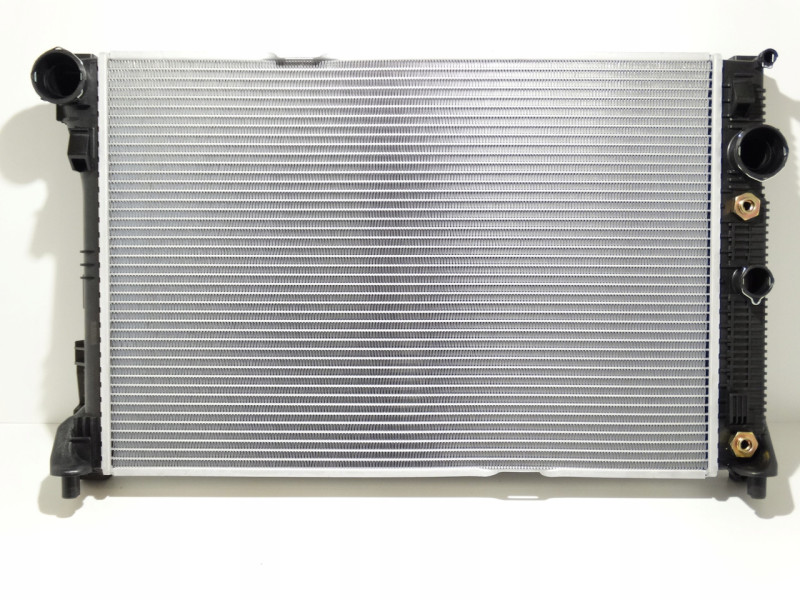 Радіатор охолодження двигуна Mercedes C-Class (Van Wezel) A2045004103