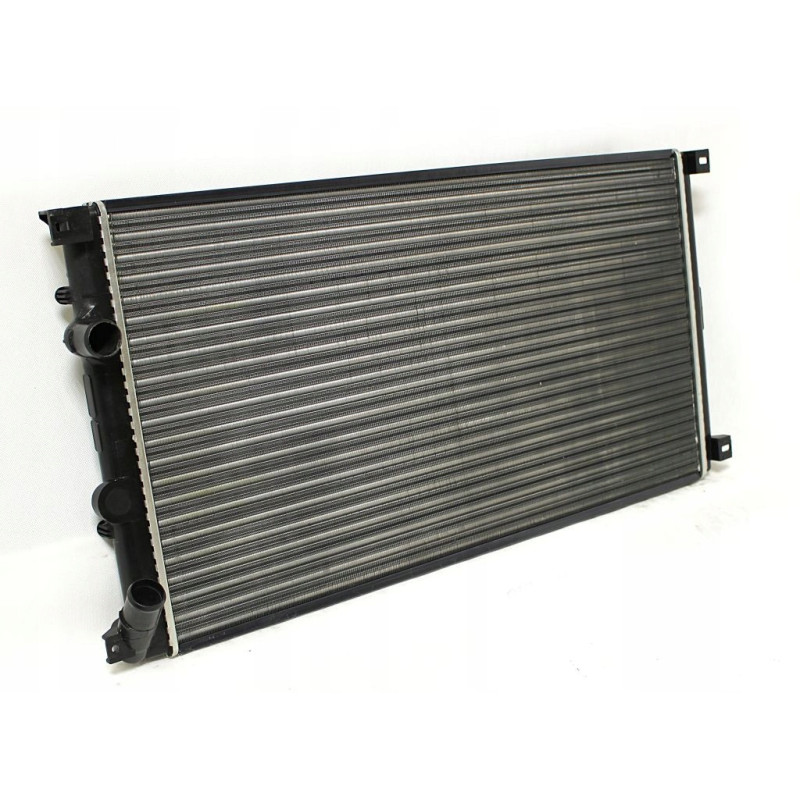 Радіатор охолодження двигуна Renault Master 2 98- (Van Wezel) 7701057120