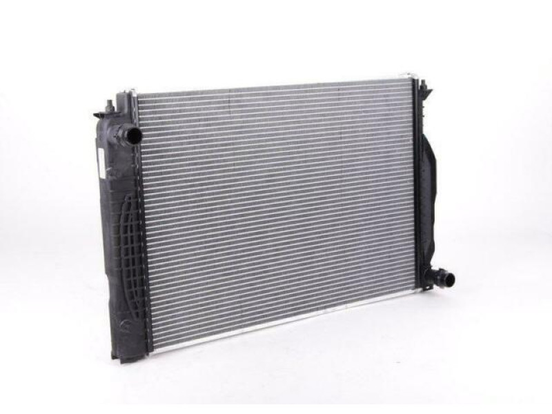 Радіатор охолодження двигуна Audi A4/A6, VW Passat 5 6 AT 95- (Van Wezel) 8D0121251AP