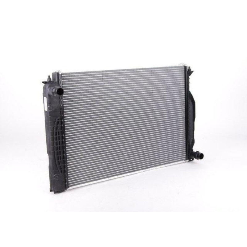 Радіатор охолодження двигуна Audi A4/A6, VW Passat 5 6 AT 95- (Van Wezel) 8D0121251AP