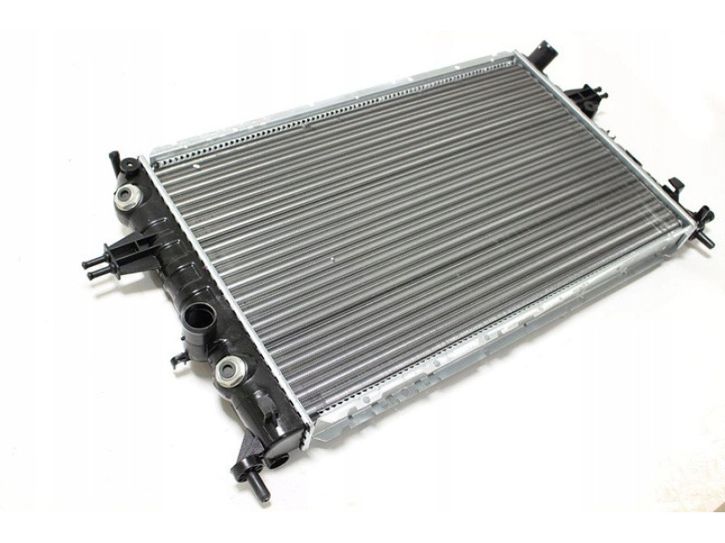 Радіатор охолодження двигуна Opel Astra G/Zafira 1998- AT -AC (Van Wezel) 1300216