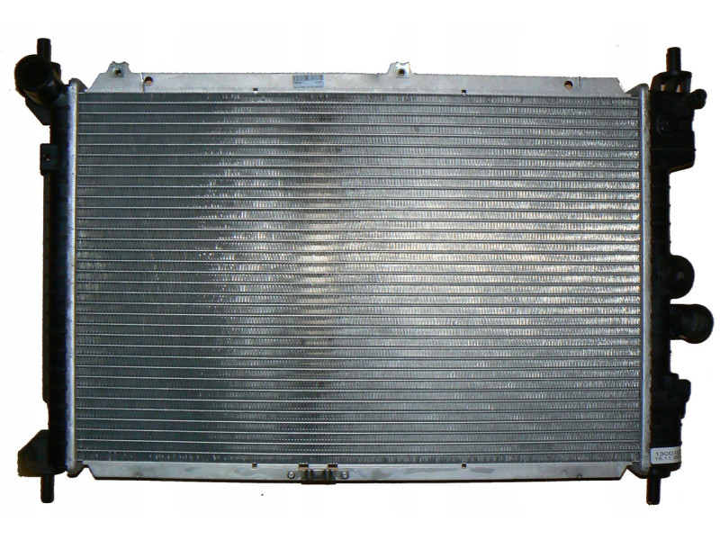 Радіатор охолодження двигуна Opel Kadett E 15TD/Opel Astra F 17TD (Van Wezel) 90324365