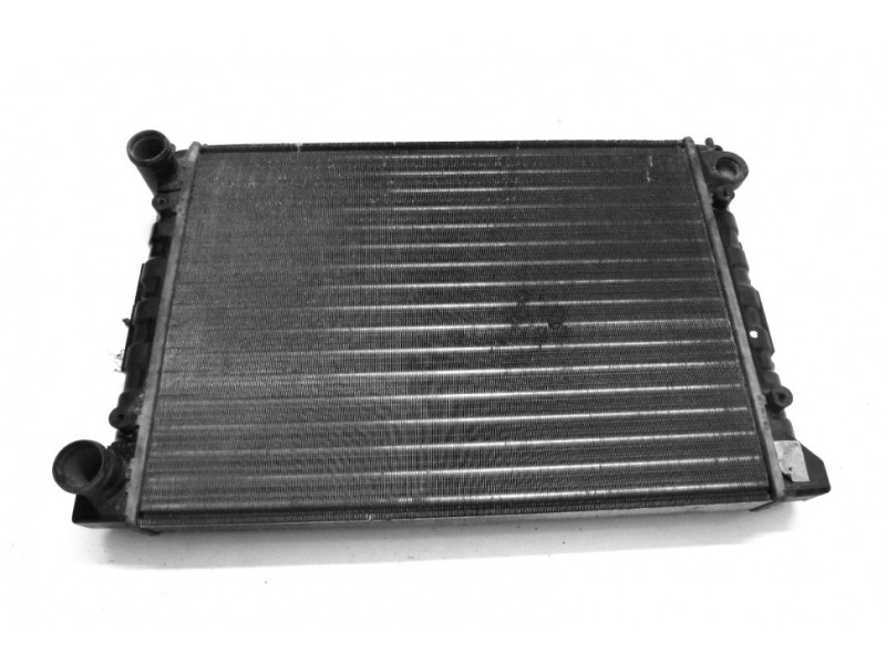 Радіатор охолодження двигуна VW Passat B3 1.6/1.8 88-92 (Van Wezel) 353121253T