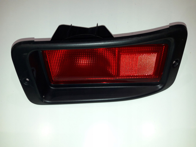 Ліхтар задній Mitsubishi Pajero Sport 00-08 лівий (FPS) в бампері MR441069