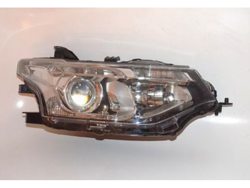 Фара Mitsubishi Outlander 3 12-15 (крім XL) права (FPS) ксенон, лінза 8301C204