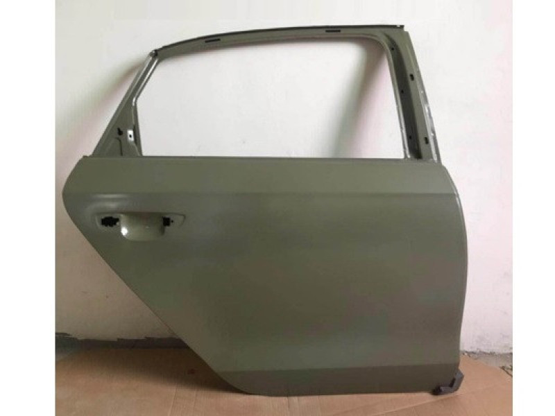 Двері задні праві VW Passat B7, B8 USA 2011-2019 (CH) 561833056C