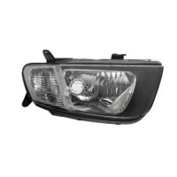 Фара права Mitsubishi L200 05-10 (Polcar) 8301A688