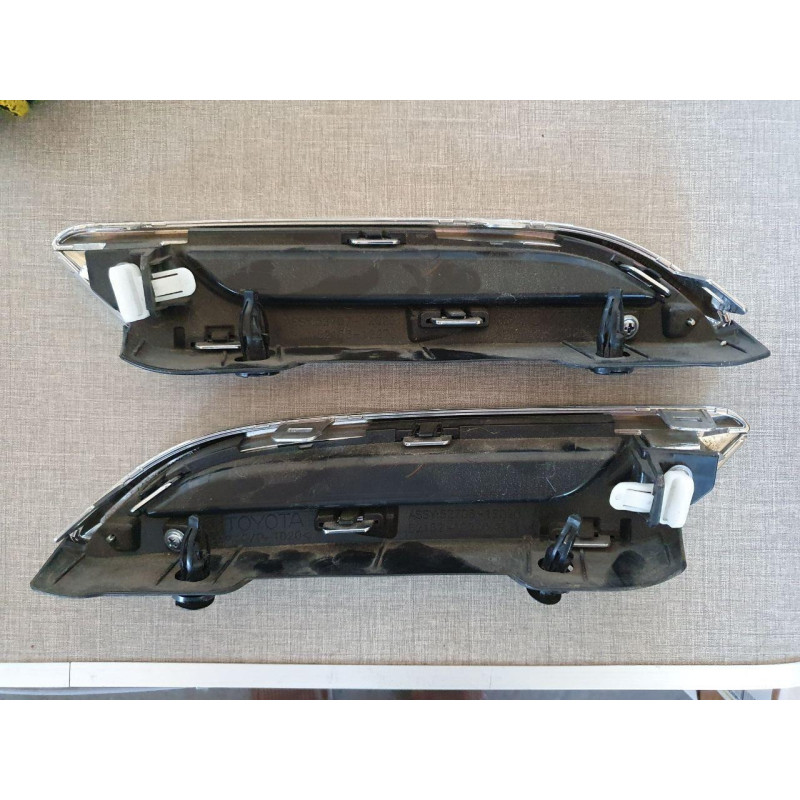 Накладка заднього бампера ліва Toyota Corolla E21 2018-2020 оригінал б/в