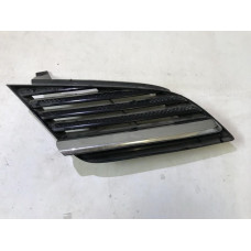 Решітка радіатора права Nissan Primera (P12) 02- (Elit) 62330AU300