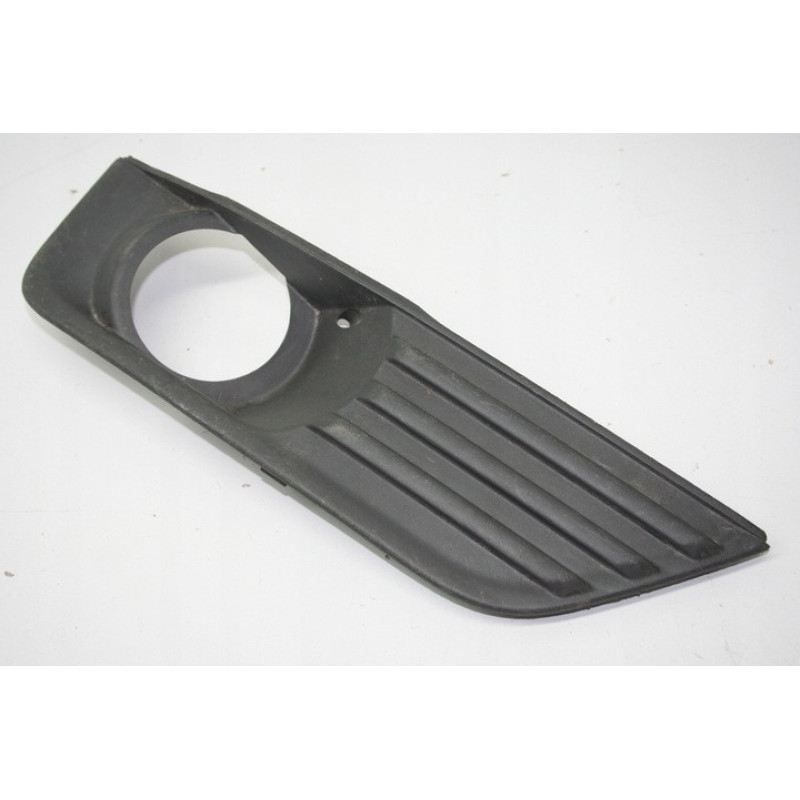 Решітка переднього бампера права Ford Focus 2 04-08 (Elit) 4M5119952AE