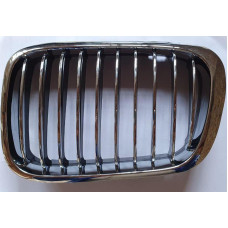 Решітка радіатора права BMW 3 e46 98-01 чорн/хром LKQ 51138208490