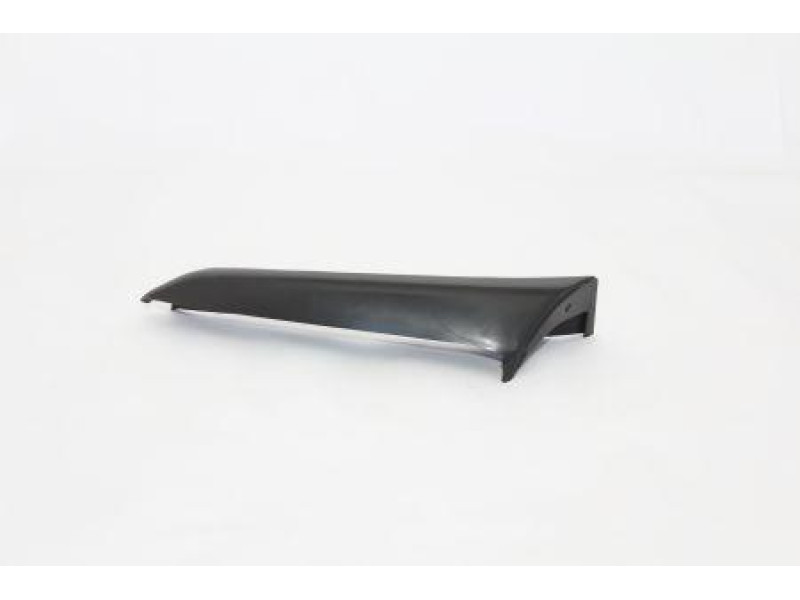 Кут переднього бампера правий Mitsubishi Pajero Sport 1 96-01 (Elit) MR607473