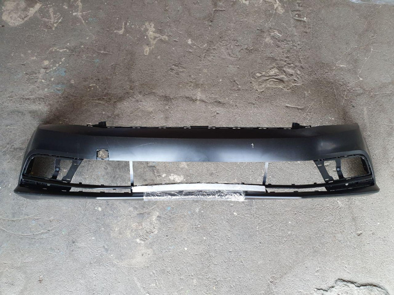 Бампер передній без отворів під парктронік VW Jetta 6 2015-2018 (Китай) 5C6807217MGRU