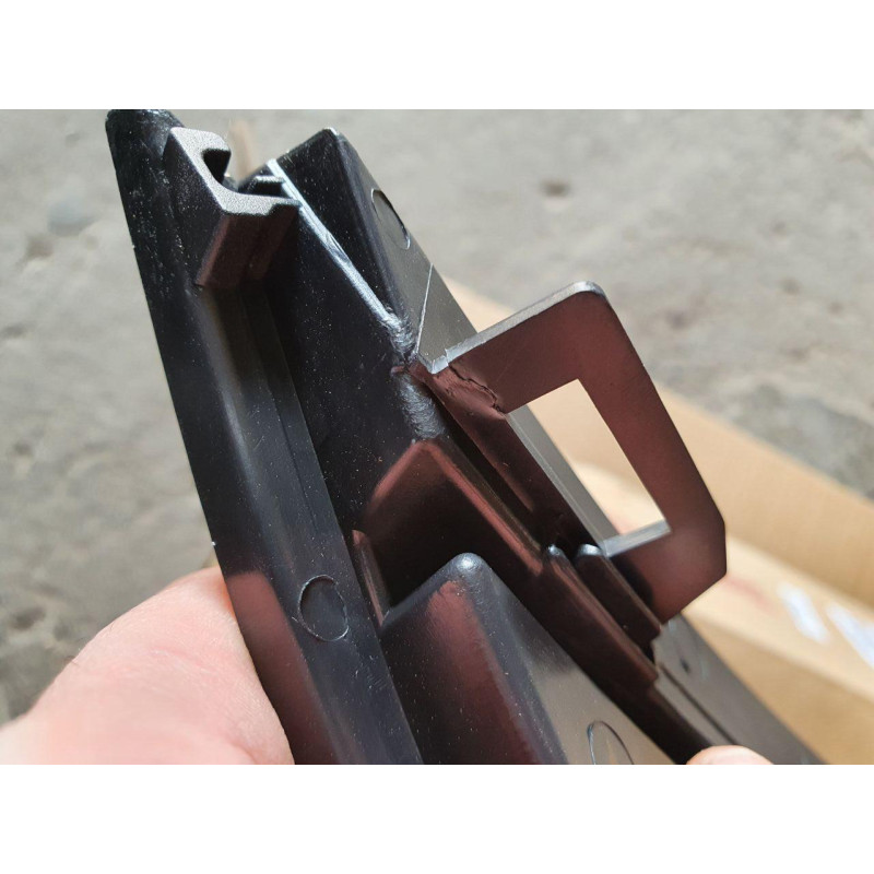 Решітка переднього бампера середня Honda CR-V 06-09 (Tempest) суцільнолита 