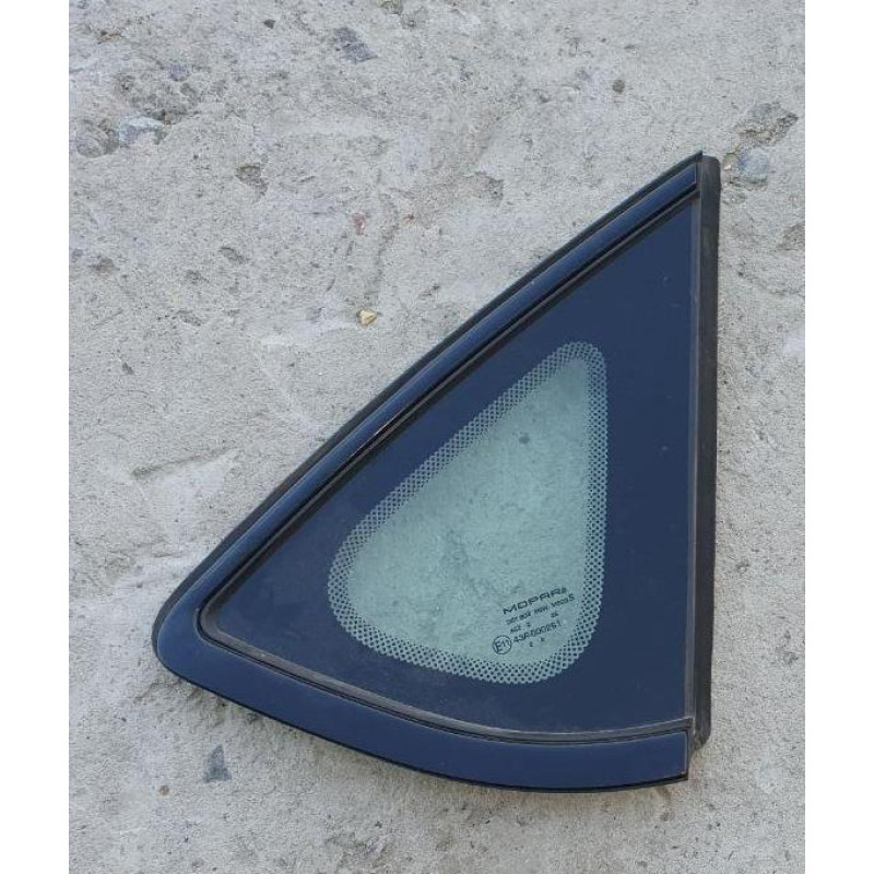 Скло заднє кузовне праве Dodge Dart 1.4 T 13-16 форточка