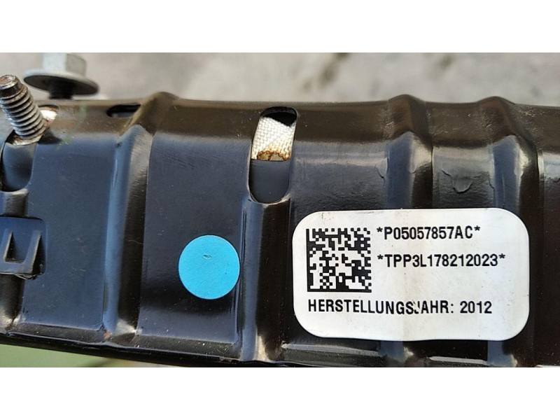 Подушка безпеки колін передня права Dodge Dart 13-16 airbag колін пасажира аирбег 5057857AC