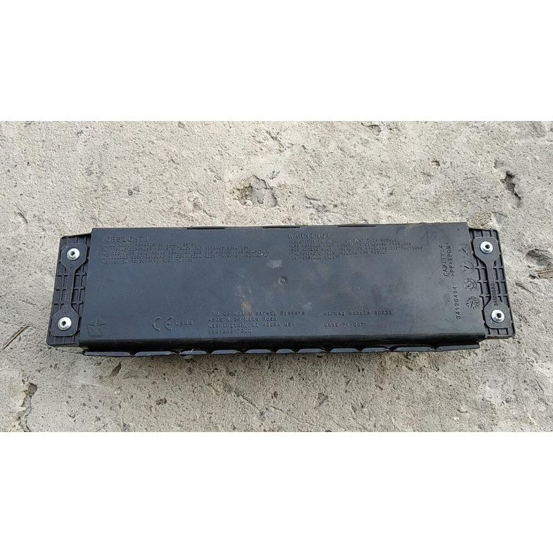 Подушка безпеки колін передня ліва Dodge Dart 13-16 airbag колін водія аирбег 68102233AC