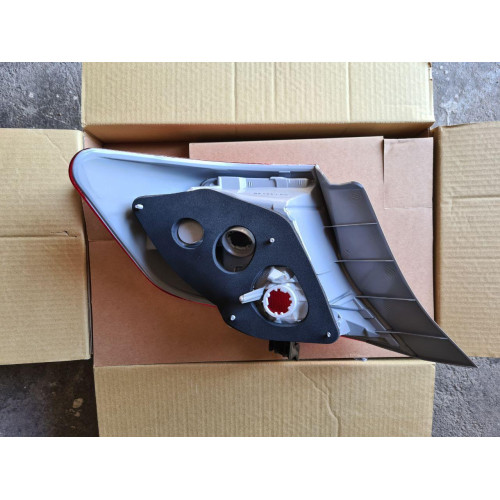 Ліхтар задній правий зовнішній Toyota Camry XV50 USA 2011-2014 DEPO 8155106490
