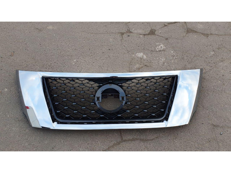 Решітка радіатора Nissan Pathfinder 13-16 (LKQ) S/SV/SL 623103KA0A