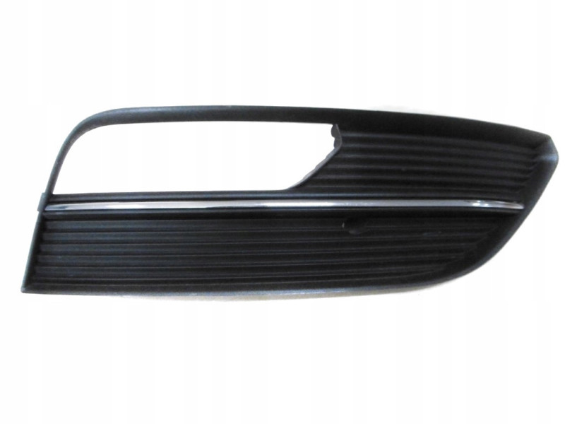 Решітка бампера права (з отв. молдинг) Audi A3 12-16 хетчбек (FPS)