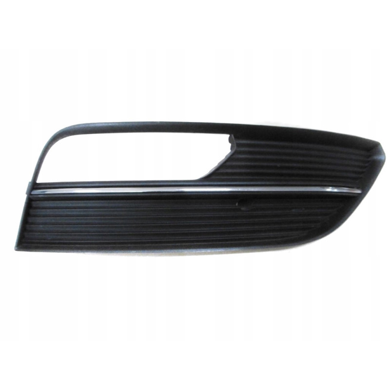 Решітка бампера права (з отв.   молдинг) Audi A3 12-16 хетчбек (FPS)