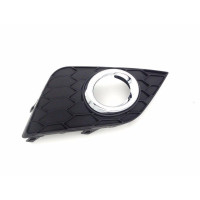 Решітка переднього бампера права Nissan Sentra 16-18 з отвором (Тайвань)