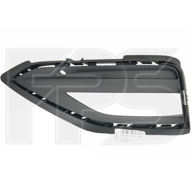 Решітка переднього бампера ліва VW Jetta 7 18- (Тайвань) з отвором