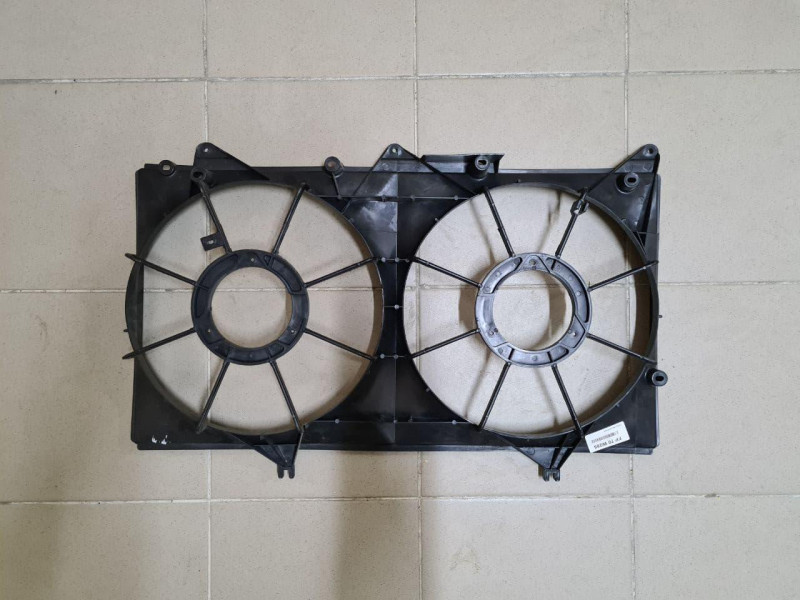 Дифузор вентилятора Toyota Camry XV30 02-06 (Китай) двигун 3.0 / 3.5L кожух